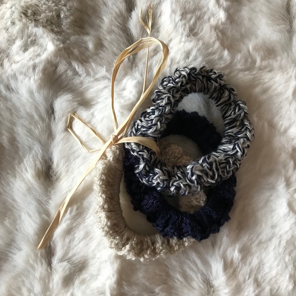 ❄️💕 Charmed Knits, Knit Scrunchy Hair Bands 💕❄️ - Picture 3 of 4